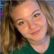 Cours d'anglais ou de français, à tous niveau pour l'anglais, et jusqu'au collège pour le français